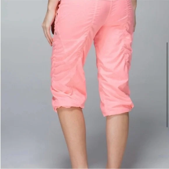 Lululemon Studio Crop *Lined Bleached Coral size 10 NWOT - Picture 3 of 16